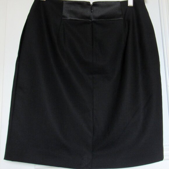 BCBG Maxazria Wool(98%) Skirt 2 Black Paper bag, lined - Picture 3 of 6